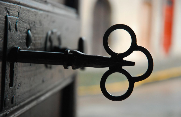 Kryptografie-Bücher von Löhmann/Ertel sowie Schmeh