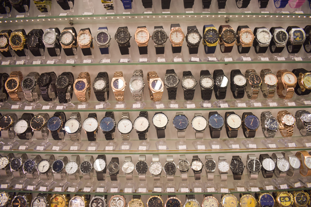 Mit Künstlicher Intelligenz gefälschte Ware erkennen